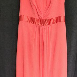Sleeveless chiffon dress with ruffled back detail